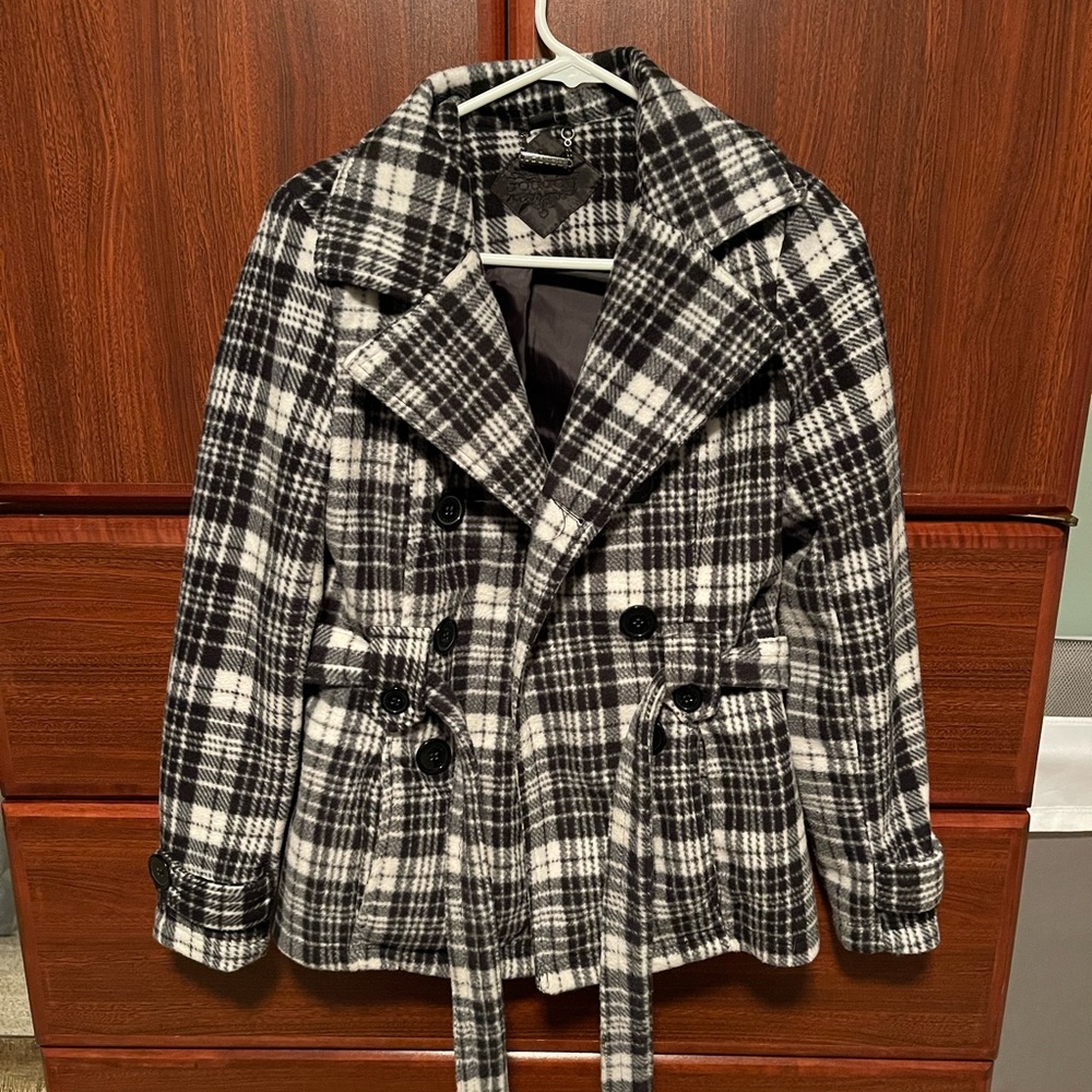 Women’s black & white Plaid peacoat with tie, size M (juniors), XS (womens)